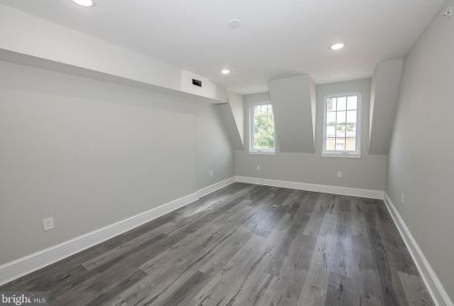 2122 2nd St, Philadelphia PA 19147-3802 exterior