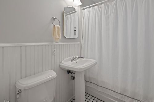 23 Buckingham Pl, Norwalk CT 06851-5004 exterior