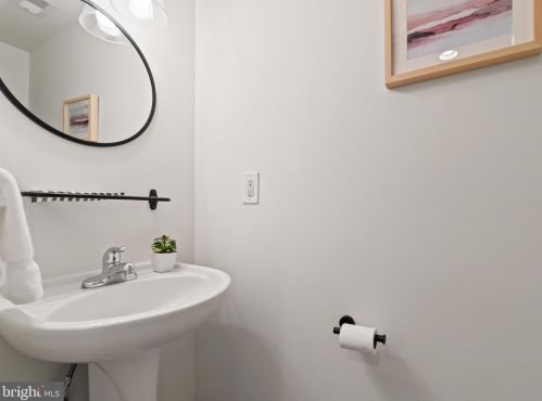 1244 Jackson St, Washington DC 20017-4017 exterior