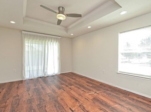 7636 Cayenne Ln, Austin TX  78741-7531 exterior