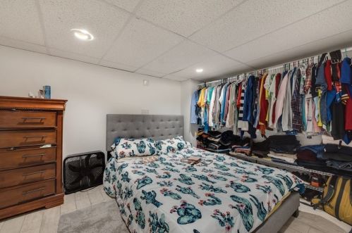 31 Ravenwood St, Springfield MA 01119-2202 exterior