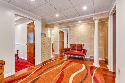 502 Main St, Pittsburgh PA 15220-5102 exterior