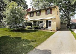 6736 Wisconsin Ave, Milwaukee, WI 53213-3917