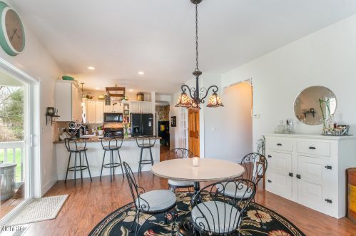 1758 Starr View Ln, Middlevle MI 49333-8061 exterior