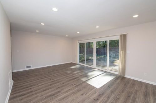 415 Hammond Dr, Atlanta GA 30328-5232 exterior