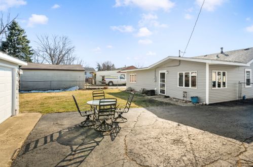 1716 Hosmer Ln, Joliet IL 60403-2034 exterior