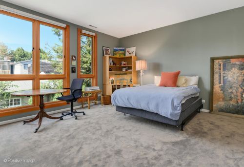 2222 Wayne Ave, Chicago IL 60614-1221 exterior