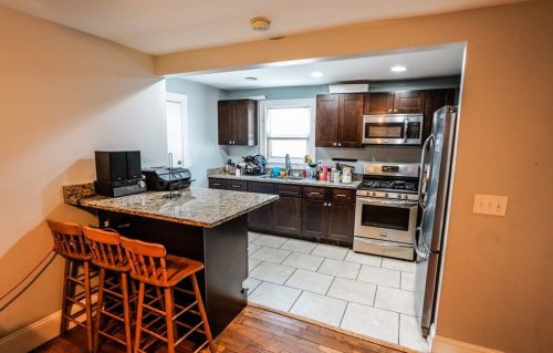 7 Deborah St, Providence RI 02909-4507 exterior