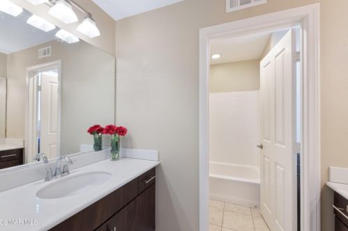 723 Forest Park Blvd, Oxnard CA 93036-5311 exterior