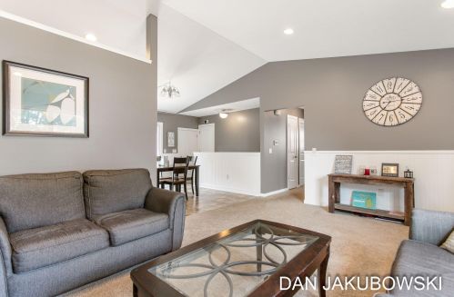 3764 Crystal St, Wyoming, MI