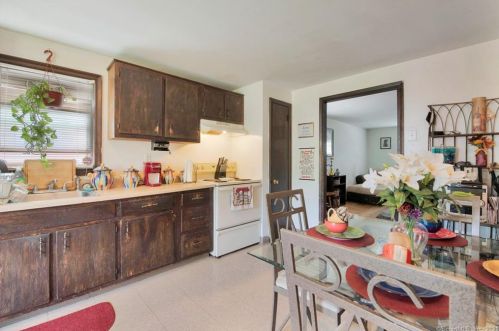 23 Horace St, Manchester CT 06040-6423 exterior