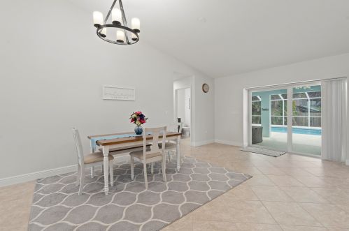 2415 Atlantic Beach Blvd, Fort Pierce FL  34949-1525 exterior