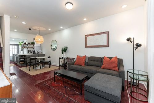 210 George St, Philadelphia PA  19123-1540 exterior