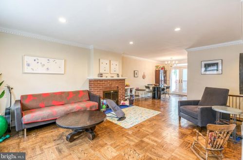 2327 Locust St, Philadelphia PA  19103-5512 exterior