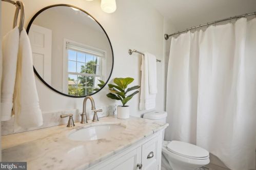 6340 Golf Crse Sq, Alexandria VA 22307-1225 exterior