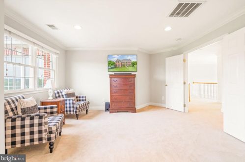 17675 Tobermory Pl, Leesburg VA 20175-7053 exterior