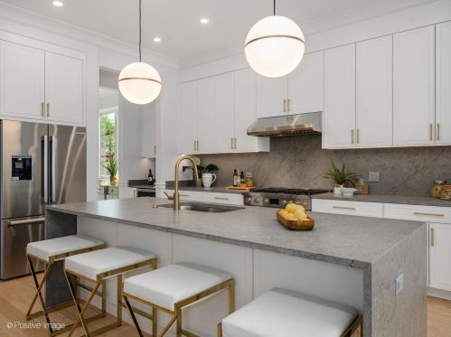 3310 Harding Ave, Chicago IL 60659-1008 exterior