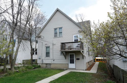 2943 Newhall St, Milwaukee WI 53211-3224 exterior