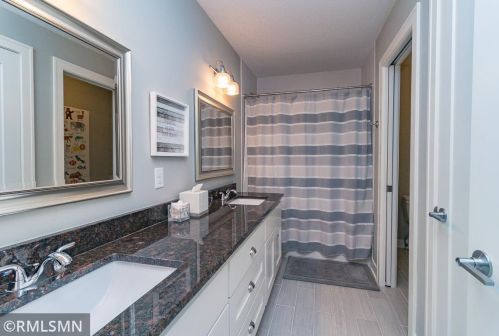 1329 Hartford Ave, Saint Paul MN 55116-1648 exterior