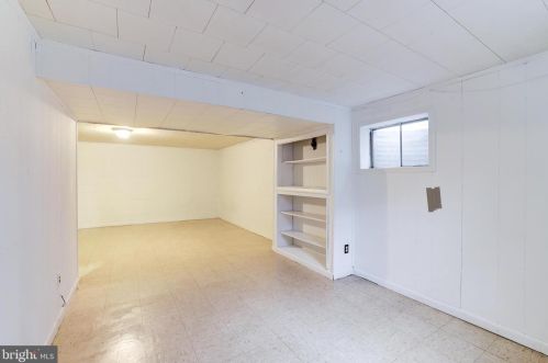 8428 Cherry Vly Ln, Alexandria VA 22309-2100 exterior