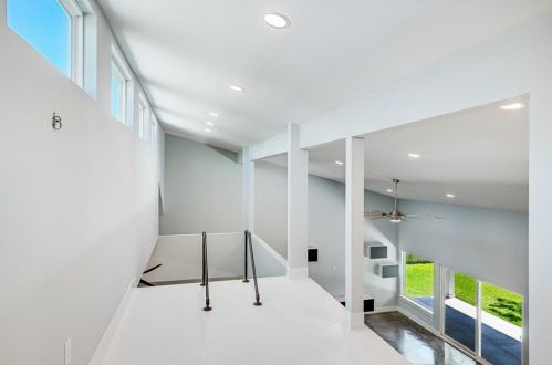 8208 Burrell Dr, Austin TX 78757-8339 exterior