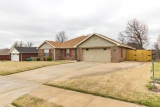 4304 Cody Ave, Springdale, AR 72762-0310