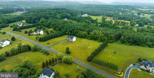 42104 Glynn Tarra Pl, Leesburg VA  20176-5478 exterior