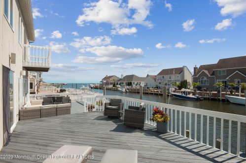 829 Spar Dr, Lacey NJ 08731-3028 exterior