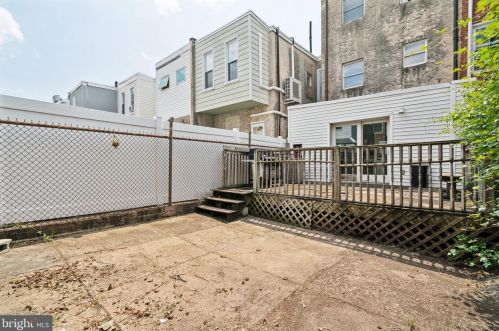 2607 Christian St, Philadelphia PA 19147-3612 exterior