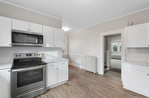 458 Main St, Meriden CT 06451-5090 exterior