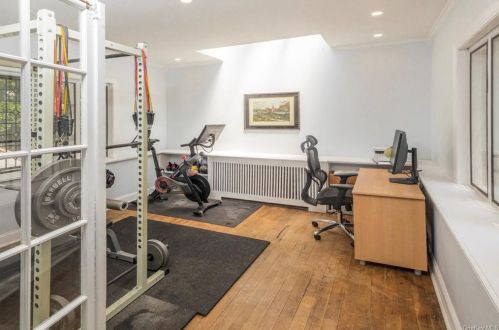 50 Sycamore Ave, Mount Vernon NY 10553-1241 exterior