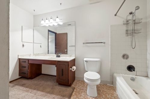 9043 70, Milwaukee WI 53223-2114 exterior