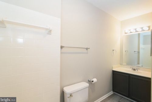 8016 Branch Wood Ct, Ellicott MD 21043-6937 exterior