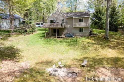 3032 Root Ct, Cedar Springs MI 49319-8153 exterior