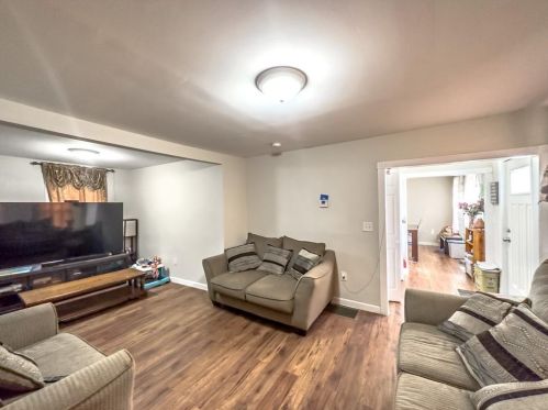 68 Mowry St, Providence RI 02908-2532 exterior