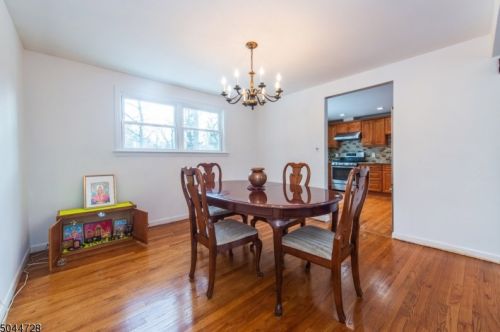 64 Glendale Ave, Livingston NJ 07039-2310 exterior