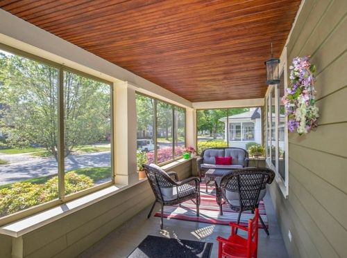 98 Manchester Ter, Springfield, MA 01108-3456