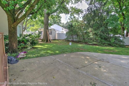 18 Elinor St, Middletown NJ  07748-1430 exterior