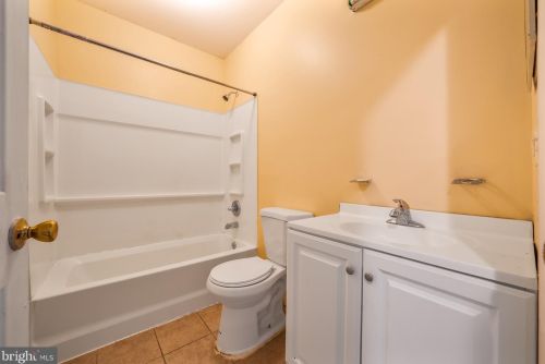 194 Passaic St, Trenton NJ  08618-4607 exterior