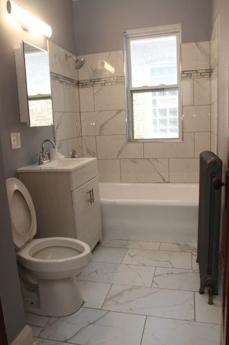 6938 Campbell Ave, Chicago IL 60645-4604 exterior