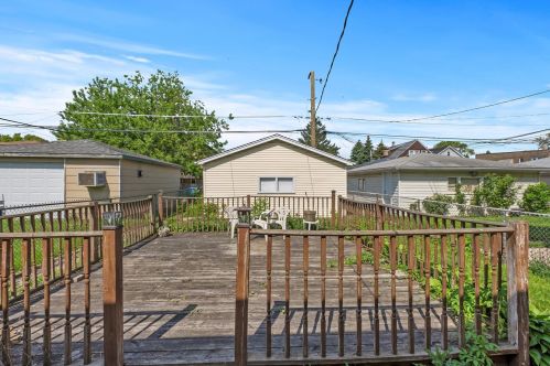 6022 Kilpatrick Ave, Chicago IL 60629-5637 exterior