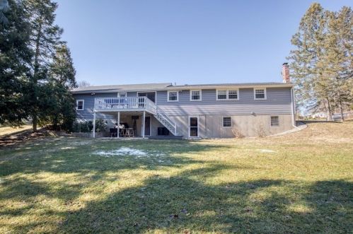 203 Murphy Ln, Chicopee MA 01020-4837 exterior