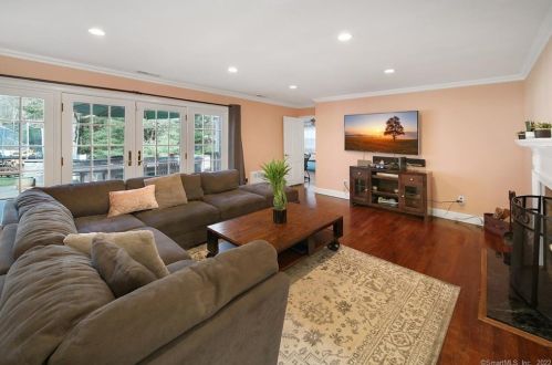 148 Norwalk Rd, Norwalk CT 06850-4406 exterior