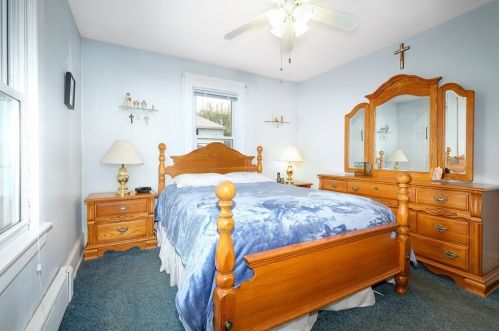 50 Beverly St, Chicopee MA 01013-1126 exterior