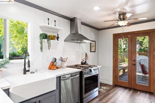 140 Roslyn Dr, Concord CA 94518-1234 exterior