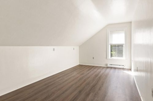 8 Gifford Ct, Salem MA 01970-2211 exterior