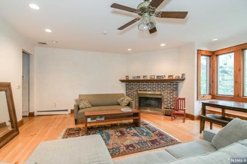 176 Chestnut St, Demarest NJ 07627-1035 exterior