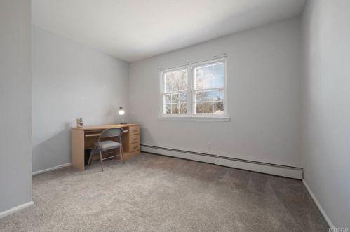 17 Cornell Dr, Commack NY 11725-2523 exterior