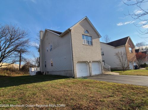 28 Marchesi Dr, Trenton NJ  08648-1306 exterior