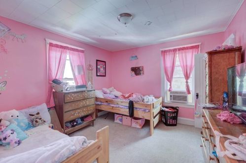 43 5 Ave, Woonsocket RI 02895-5019 exterior